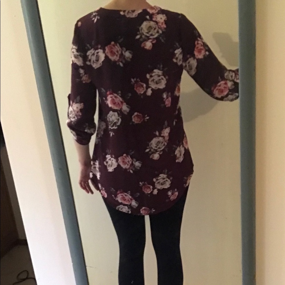 3 quarter sleeve floral blouse - Picture 3 of 7